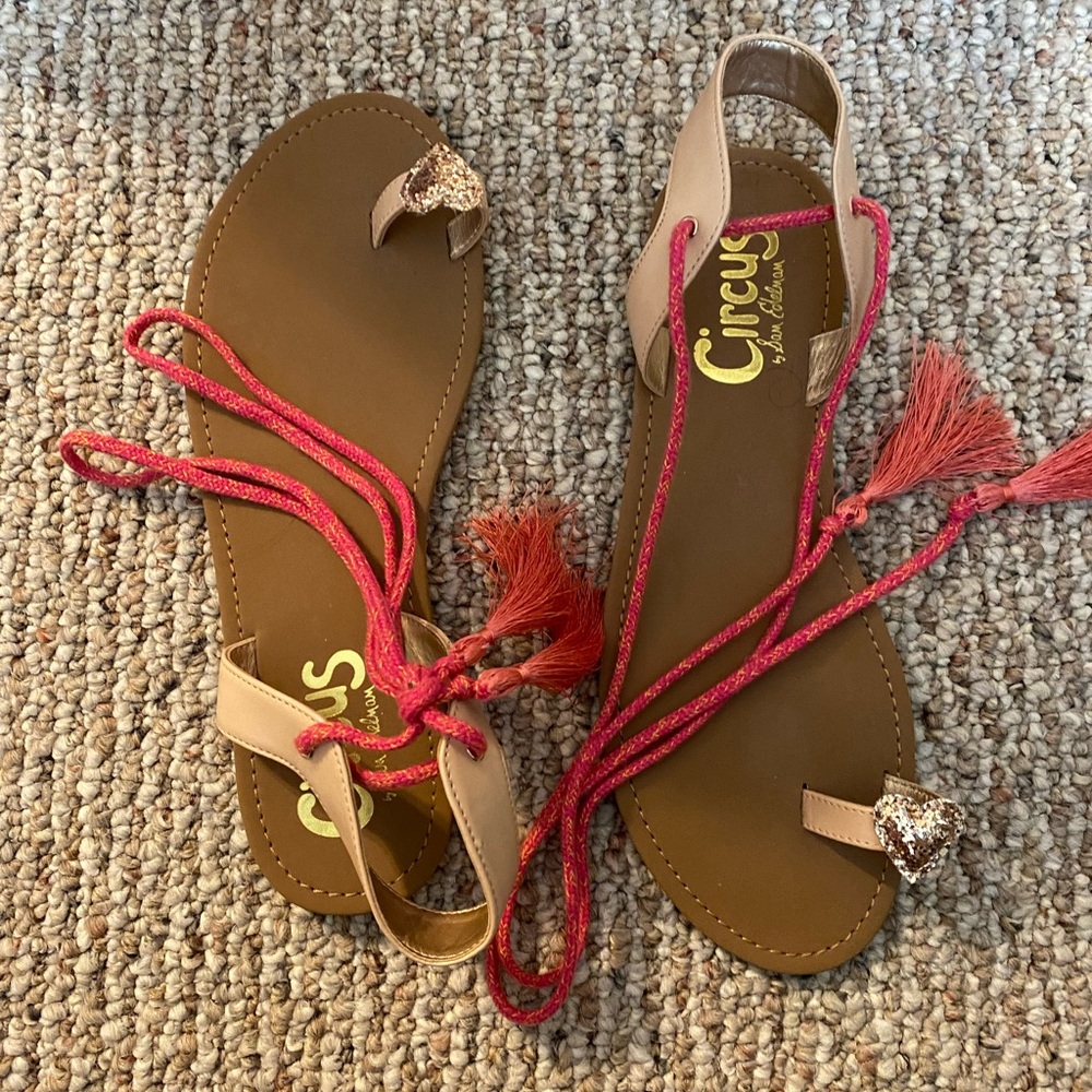 Circus by Sam Edelman Open toe sandal gold heart - Picture 6 of 7